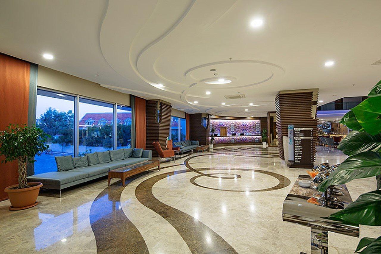 Sea Shell Resort & Spa Side Exterior photo