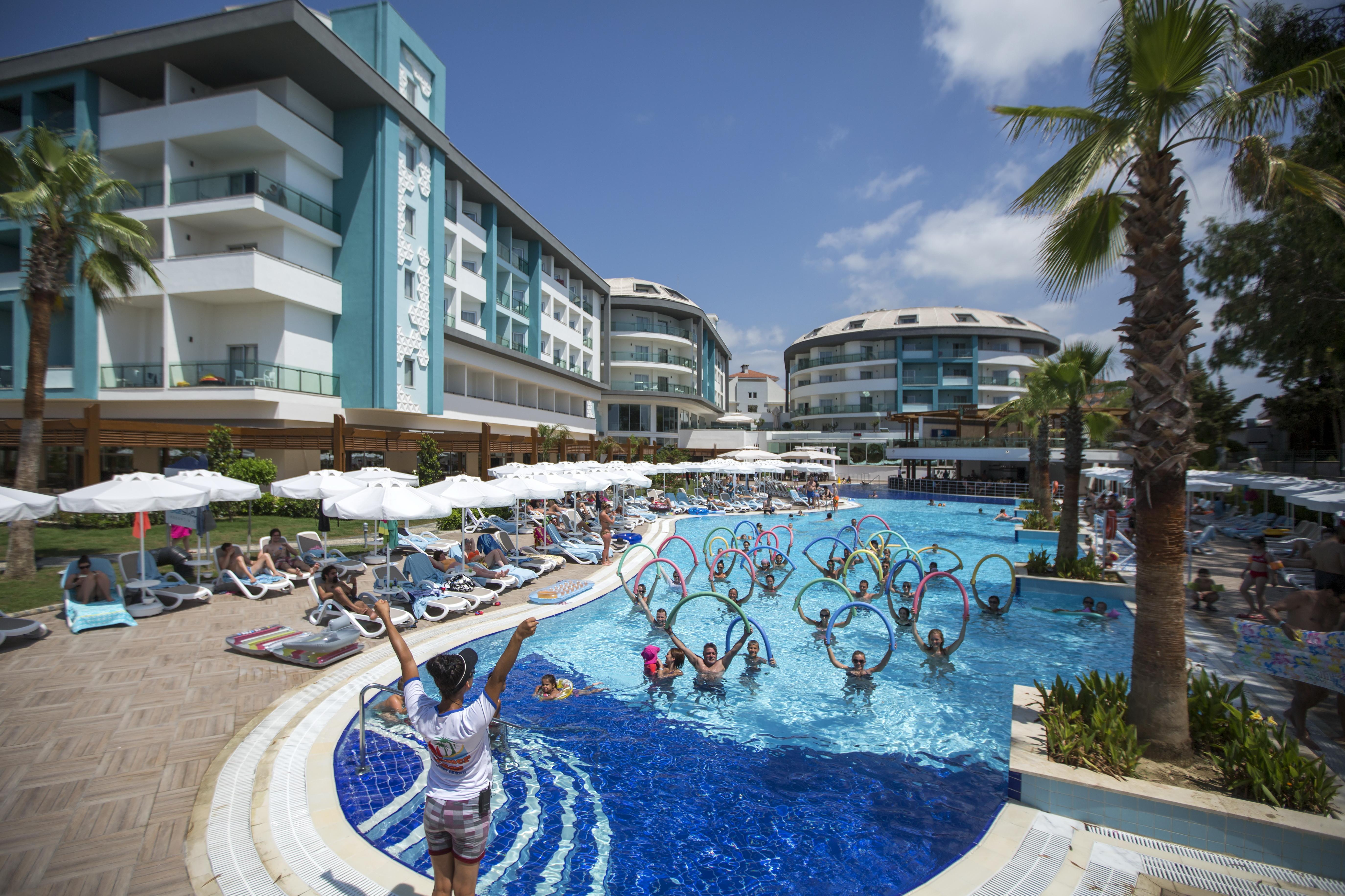 Sea Shell Resort & Spa Side Exterior photo