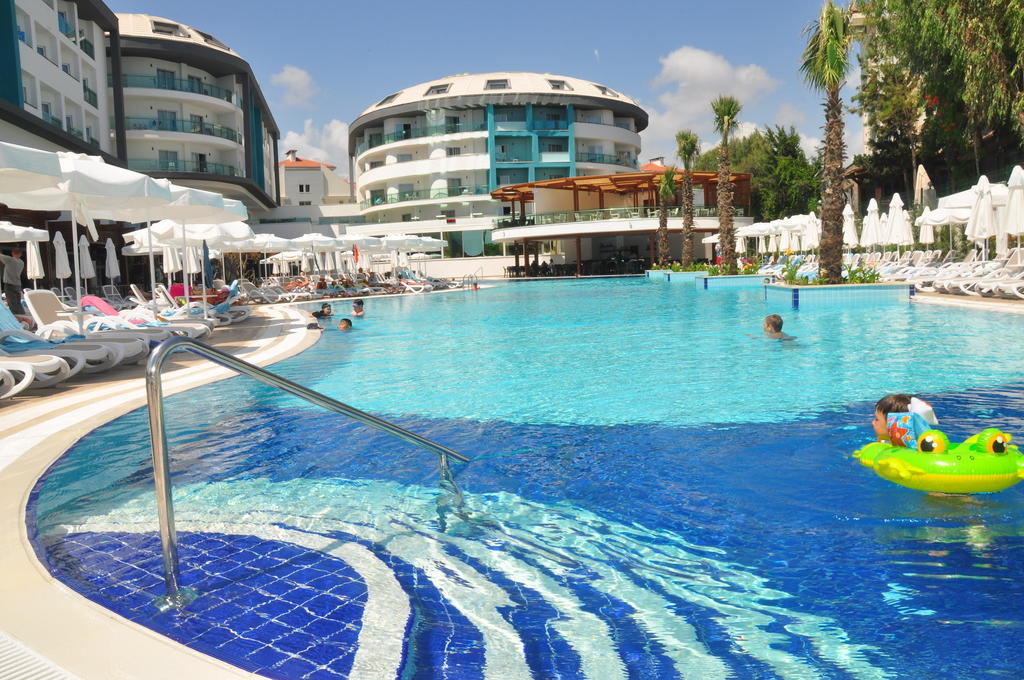 Sea Shell Resort & Spa Side Exterior photo